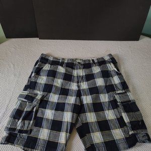 OLD NAVY MENS SHORTS SIZE 40